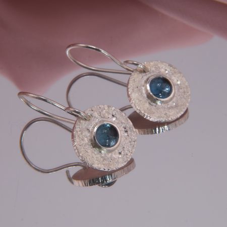 Blautopas London Blue Ohrringe aus Silber